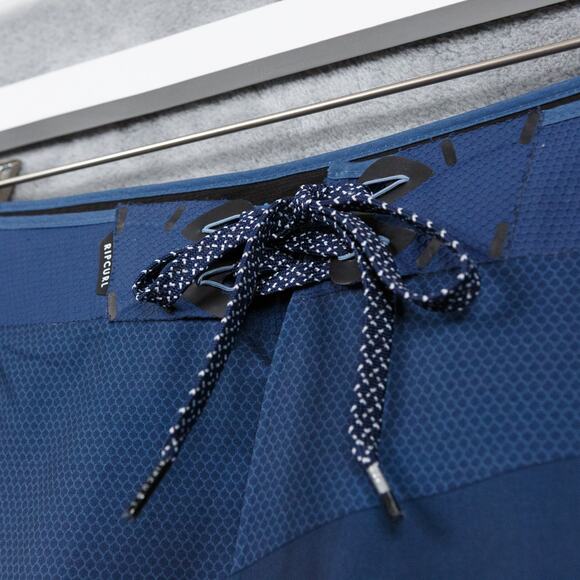 RIPCURL Mirage Surf Grip Board Shorts Swim Trunks Colorblock Blue Mens Sz 34 - Picture 2 of 8